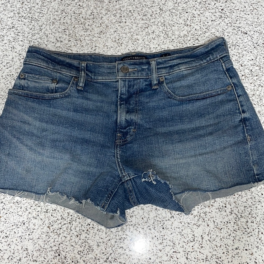 Lucky Brand Mid Rise Boy Short size 8/29 never worn